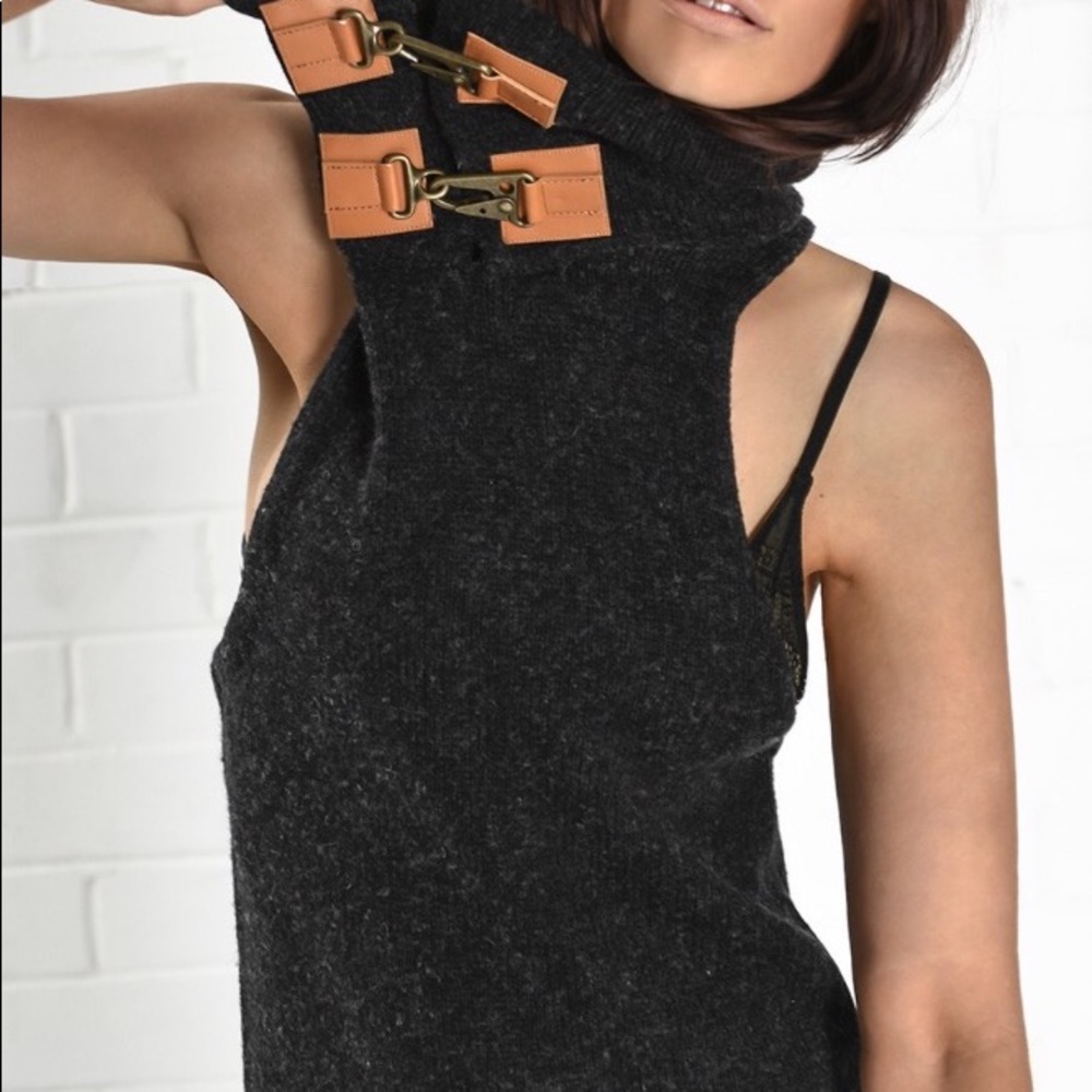 Sleeveless Sweater dress