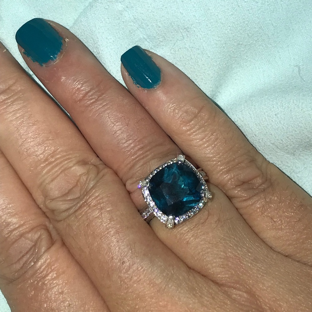 Sterling silver .925  3 ct. Neptune Topaz Ring