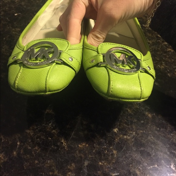 Lime green Michael Kors Fulton flats ! - Picture 4 of 8