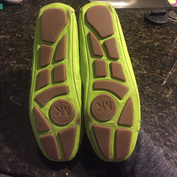 Lime green Michael Kors Fulton flats ! - Picture 6 of 8