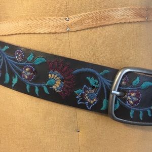 Embroidered Lucky Brand Belt XS
