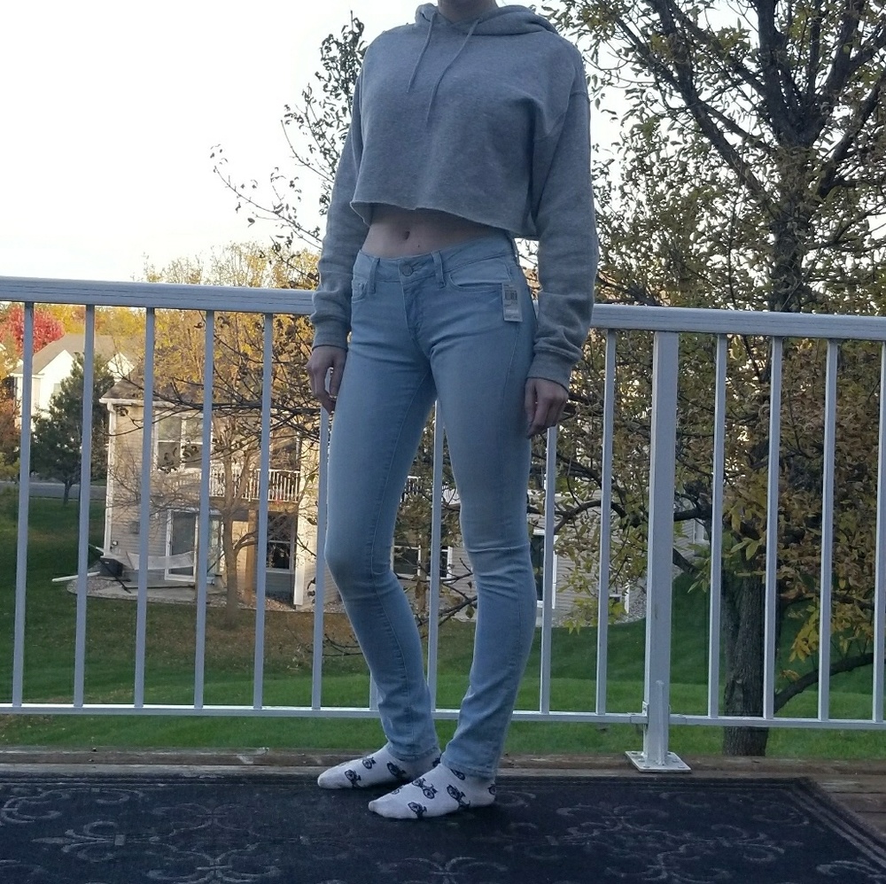 Mid-sized skinny jeans