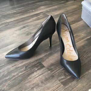 2 for 20! San Edelman black pumps