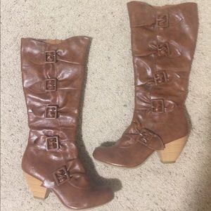 High knee women’s boots