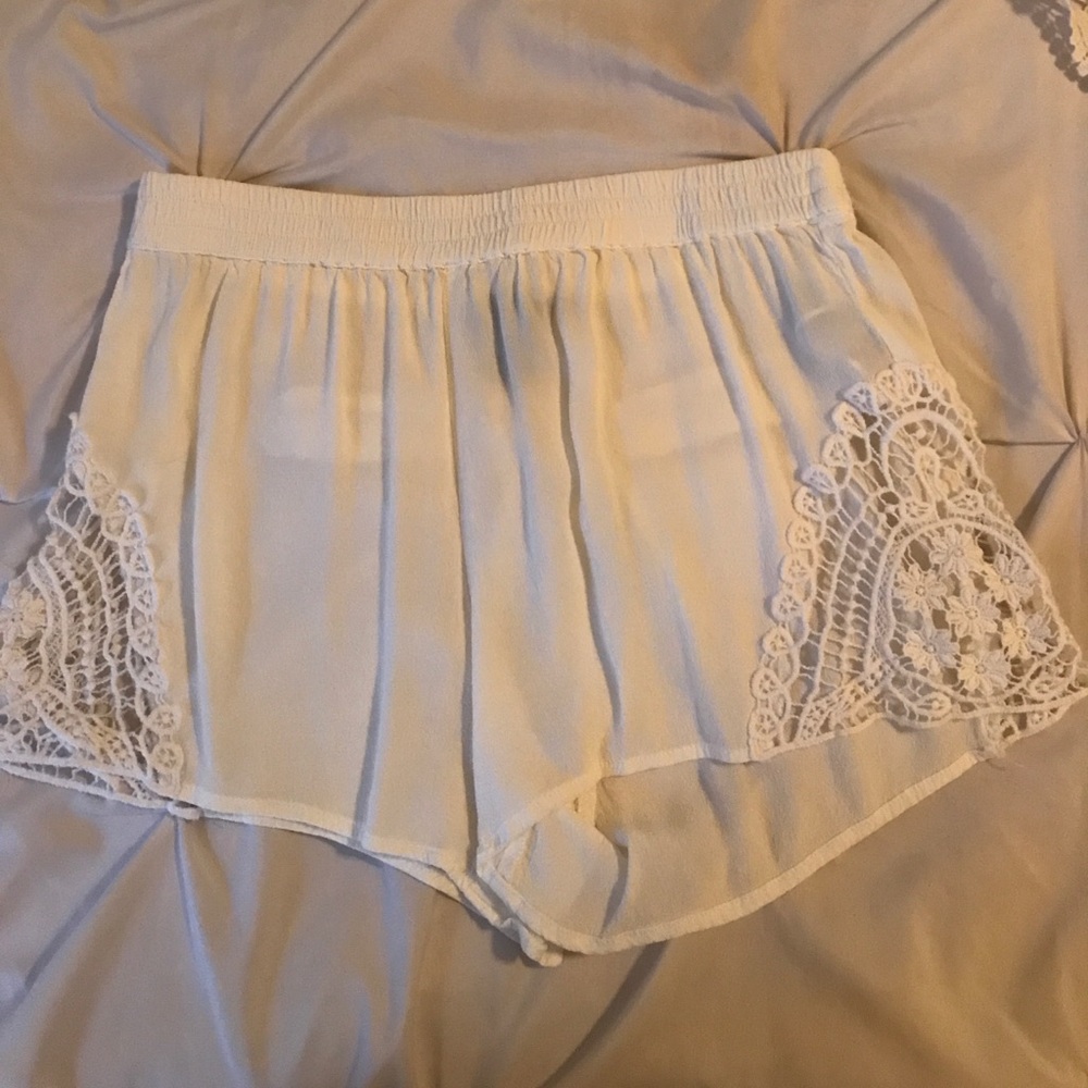 white lace shorts