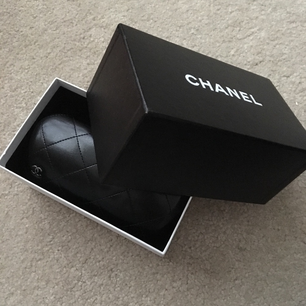 Host Pick🍁Gorgeous CHANEL Sunnies - Picture 4 of 8