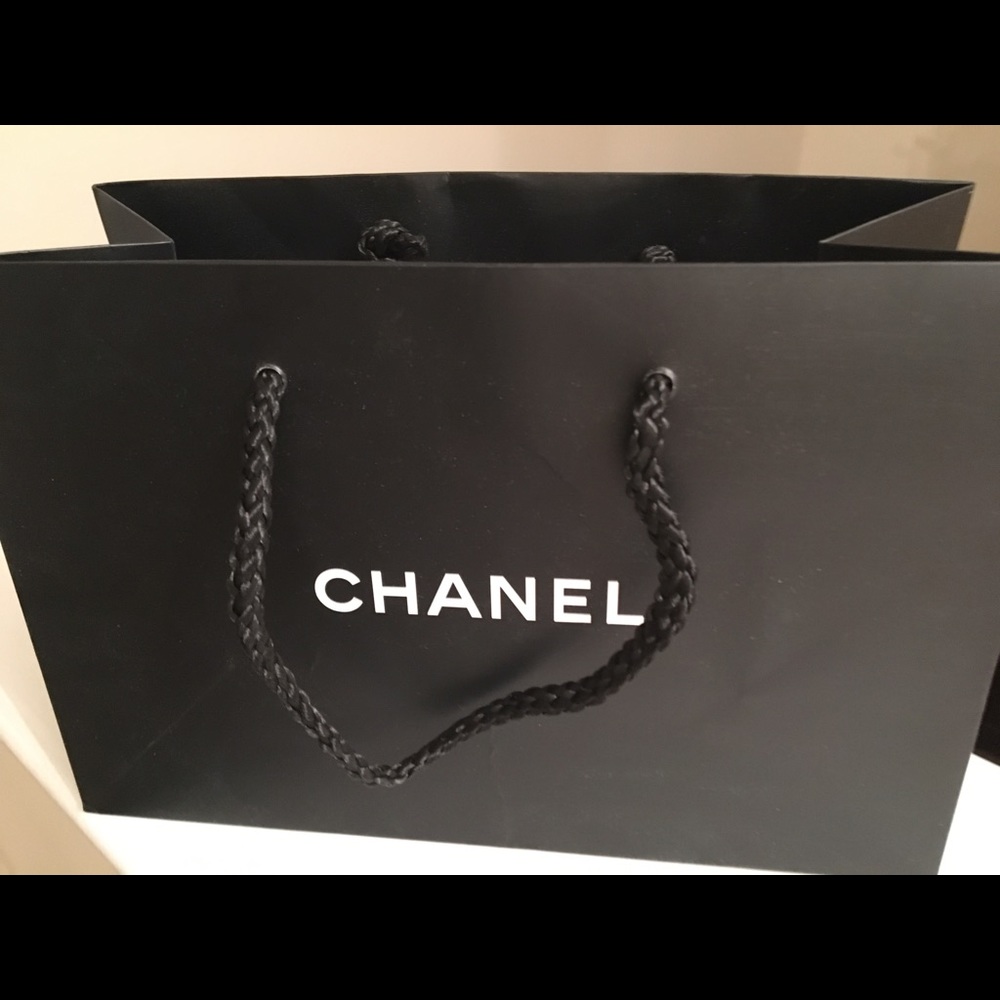 Host Pick🍁Gorgeous CHANEL Sunnies - Picture 8 of 8
