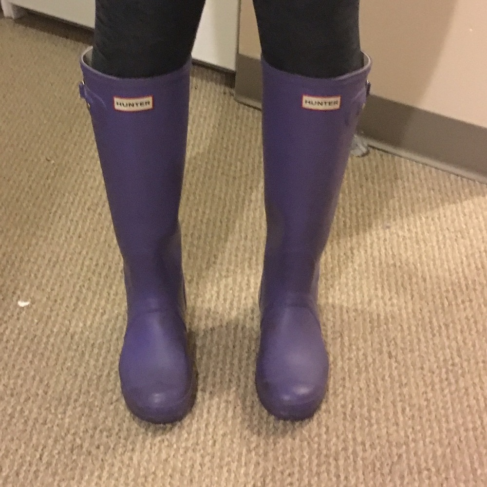 Matte purple hunters size 8!!!! Make an offer ❤️
