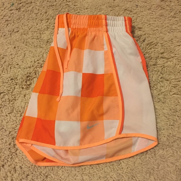 Nike Dri-Fit women's shorts - Picture 2 of 6