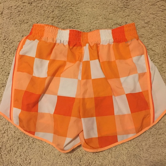 Nike Dri-Fit women's shorts - Picture 3 of 6