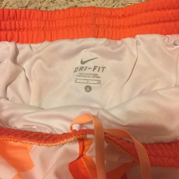 Nike Dri-Fit women's shorts - Picture 6 of 6