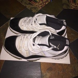 Air Jordan’s retros Black and white