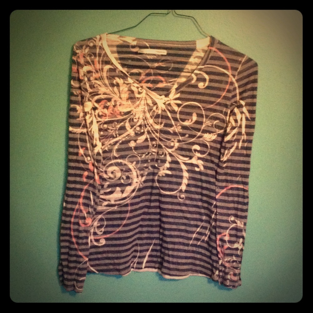 Striped shirt with a floral design