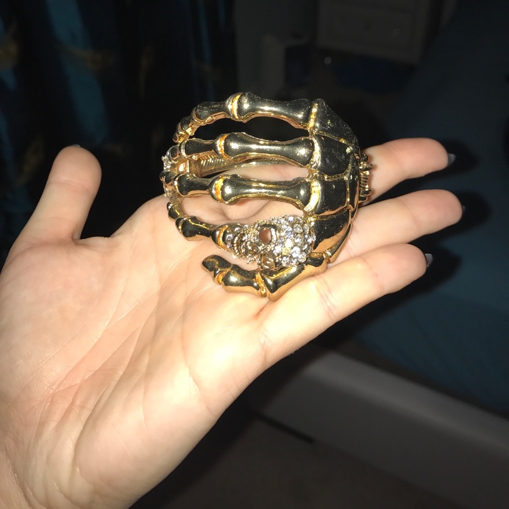 Skull bangle