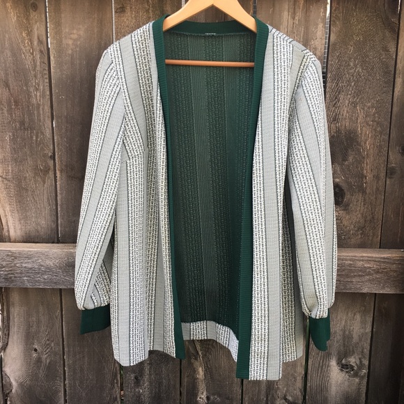 Intricately designed cardigan - Picture 1 of 6