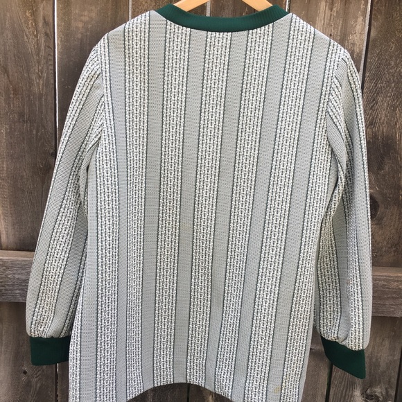 Intricately designed cardigan - Picture 4 of 6