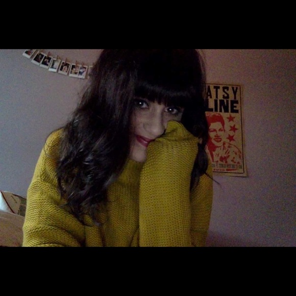 Meet your Posher, Hannah - Picture 1 of 1