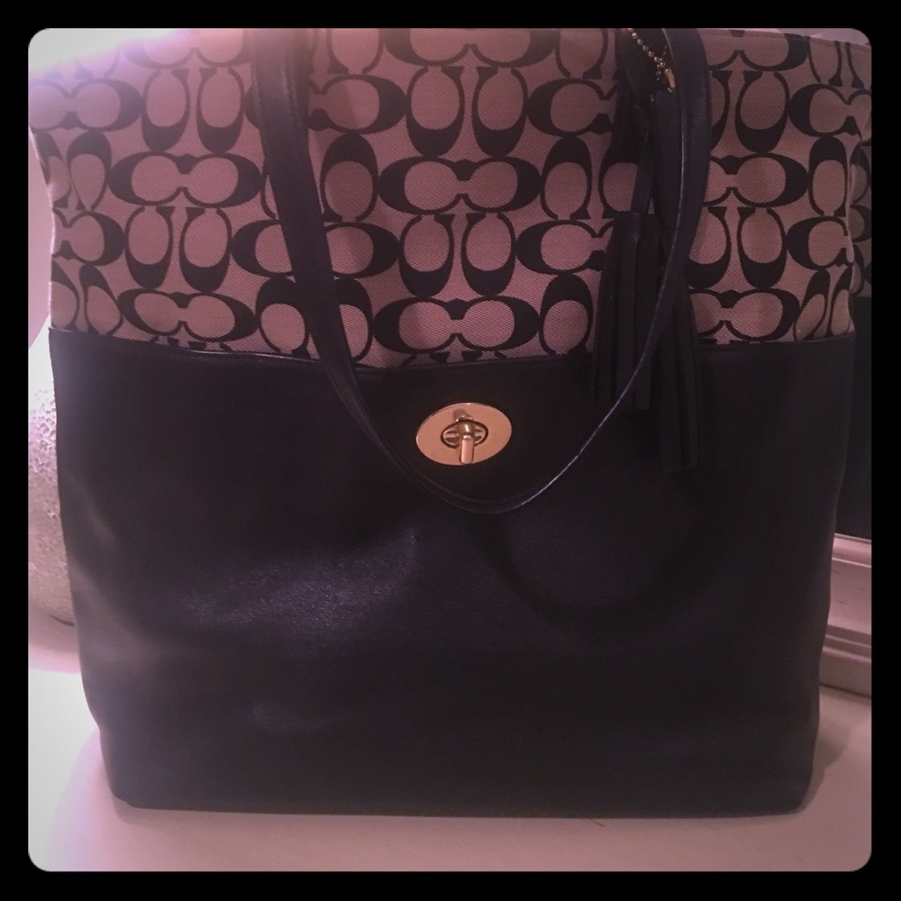 Coach Leather / Signature Legacy Tote Black