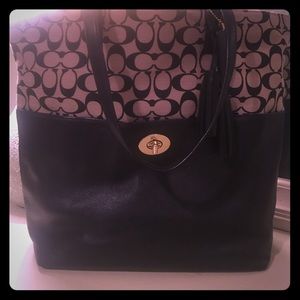Coach Leather / Signature Legacy Tote Black