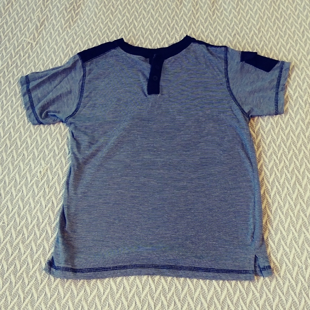 Quad 7 button front tee