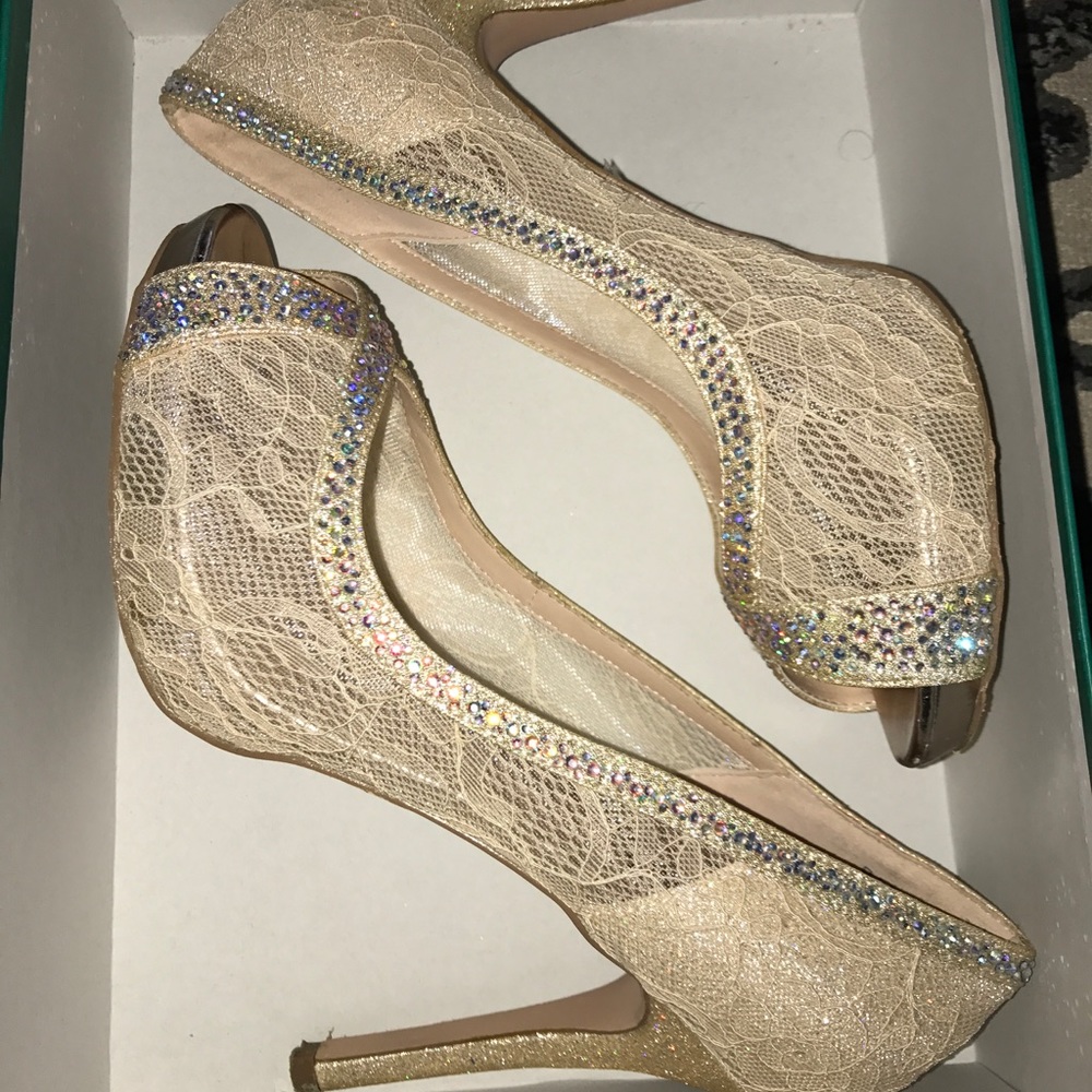 Nude lace crystal high heels
