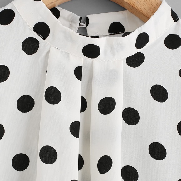💼➕🆕🐝Fluted sleeve polka dot  pleat blouse - Picture 2 of 5