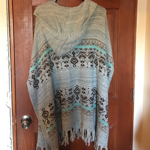 Inseparable poncho - Picture 2 of 2