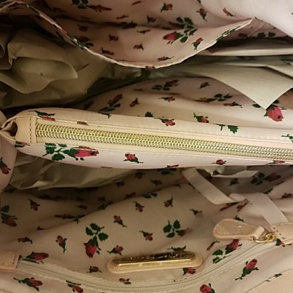 BETSEY JOHNSON PLEATS AND THANK YOU TOTE - Picture 4 of 4