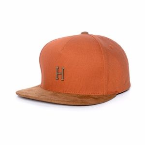 HUF Metal Logo Suede Strapback Hat Rust Orang HUF Metal Logo Suede Strapback Hat Rust Orang