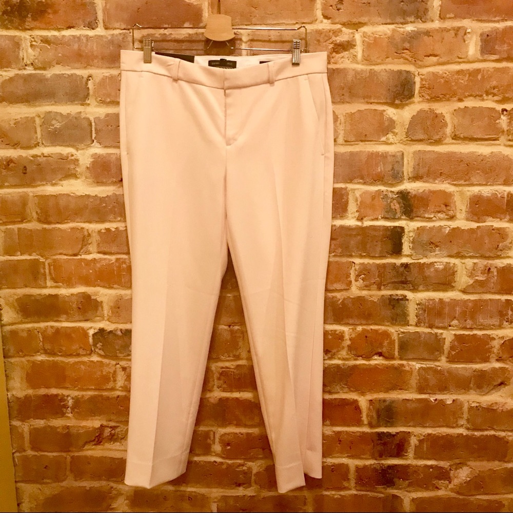 Banana Republic cropped pale pink dress pants. NWT