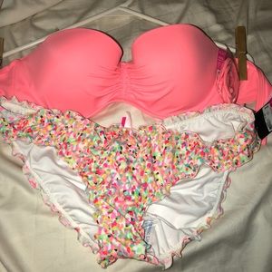 Victoria’s Secret bikini