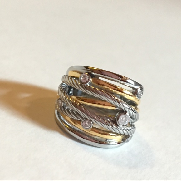 Gold and Stainless Steel Ring - Picture 2 of 5