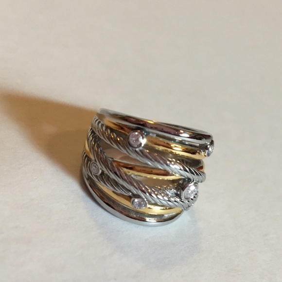 Gold and Stainless Steel Ring - Picture 4 of 5