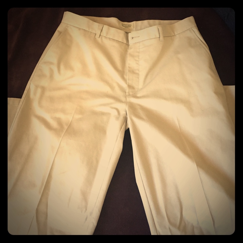Men's Chino khaki pants  40 x 32 St. John's Bay