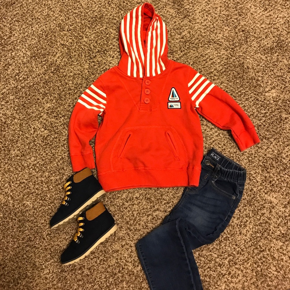 Oshkosh hoodie