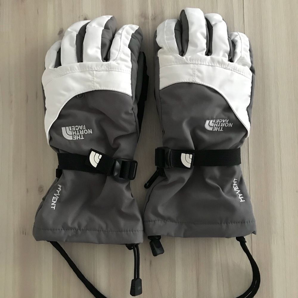 The North Face Women’s HyVent gloves, size M