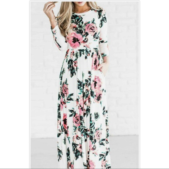 Floral Maxi Dress with Pockets - Picture 3 of 3