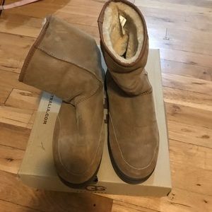 UGGS Ultra Short Chestnut boots