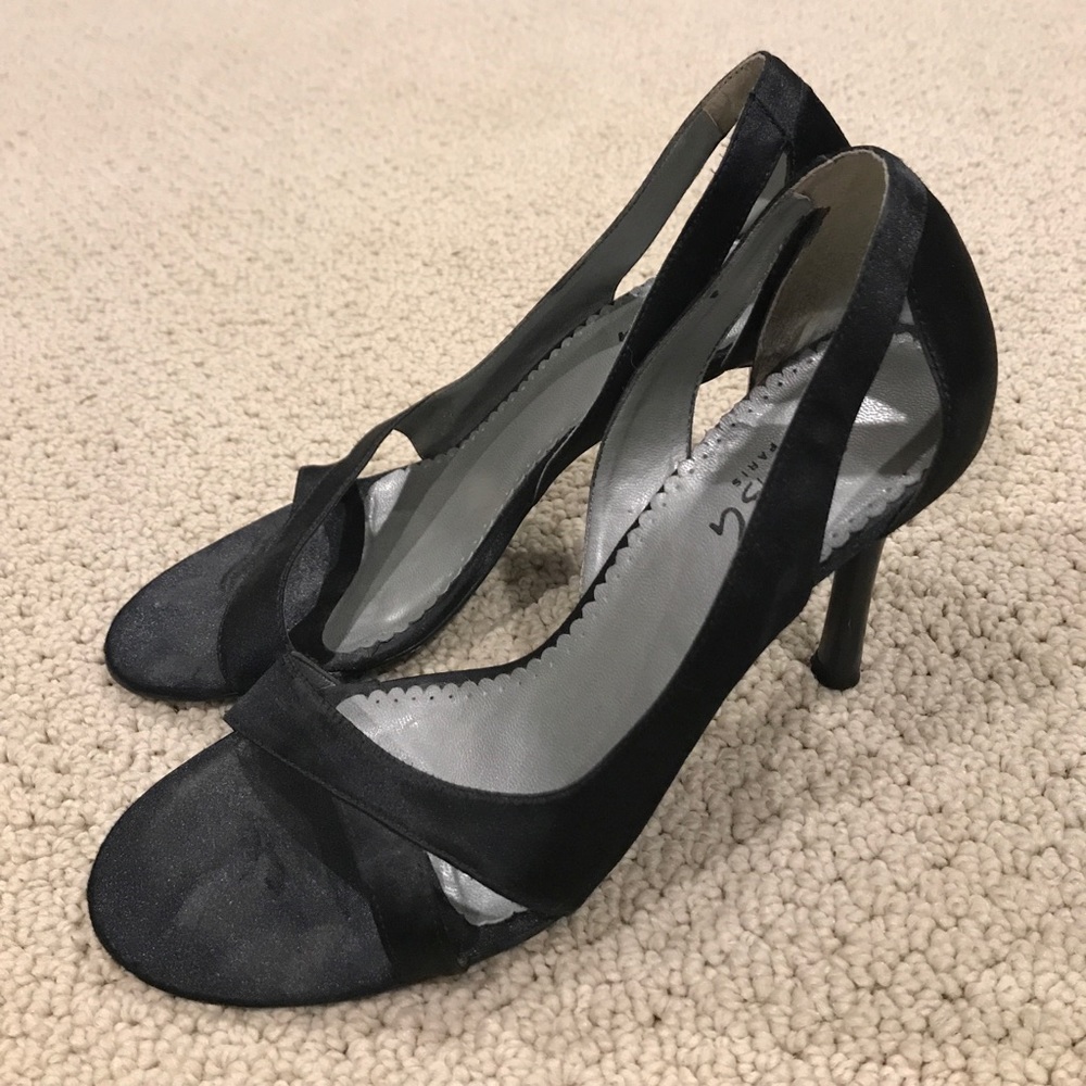 BCBG- Strappy black satin 🎉 party 🎉 heels