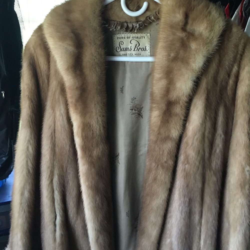 100% Real Rabbit Fur Coat and Rabbit Fur Vest - Picture 1 of 8
