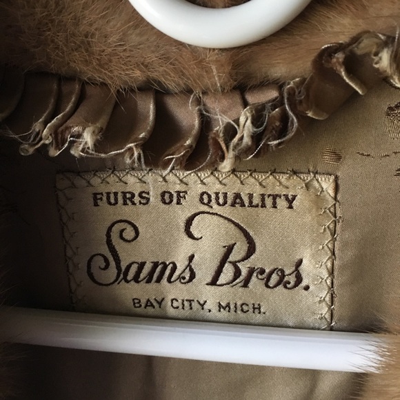 100% Real Rabbit Fur Coat and Rabbit Fur Vest - Picture 4 of 8