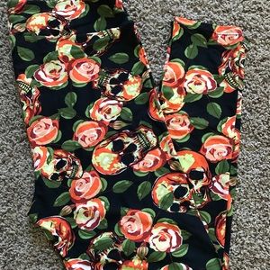 Rare Lularoe TC2 skulls Halloween