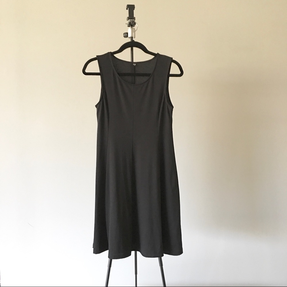 EUC black dress soft and stretchy.