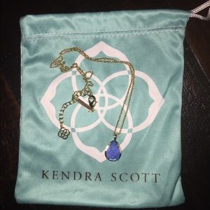 Kendra Scott necklace