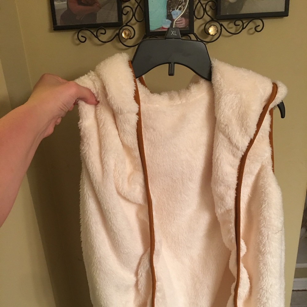 Fur vest