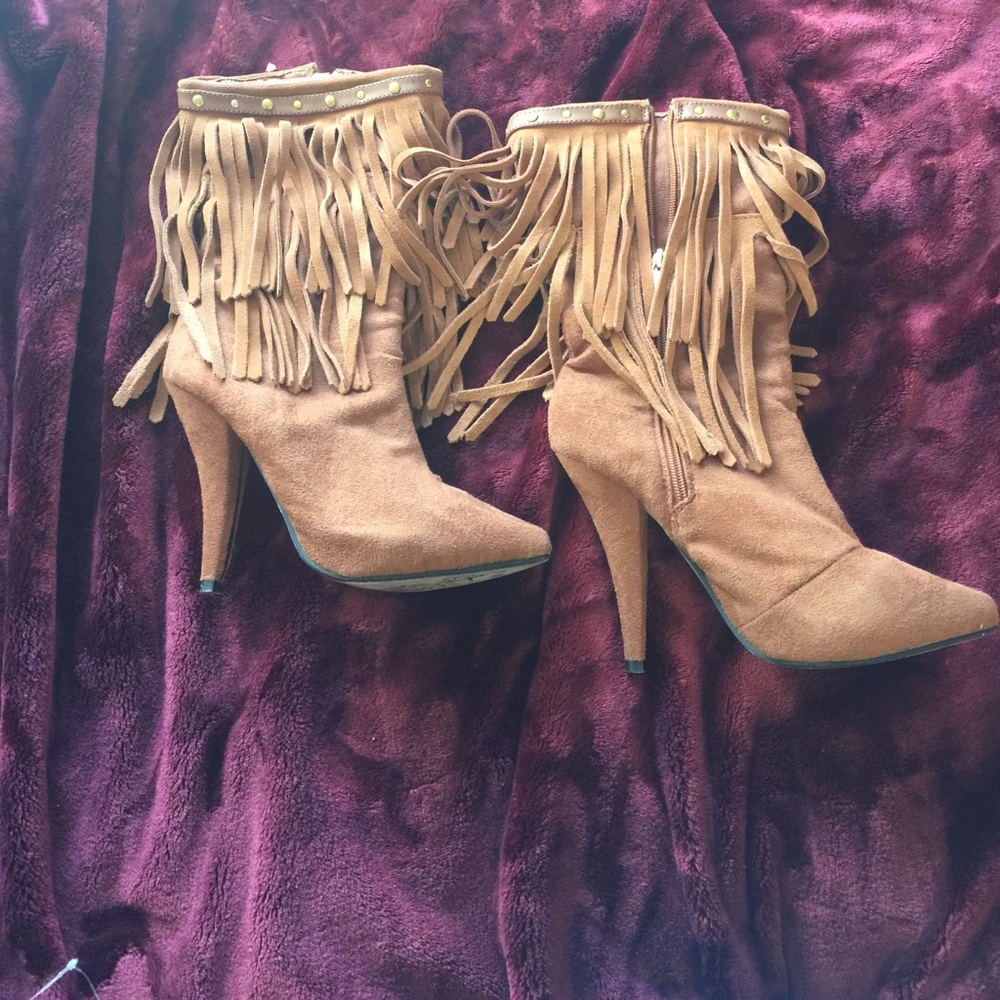 Anne Michelle tassel boot heels