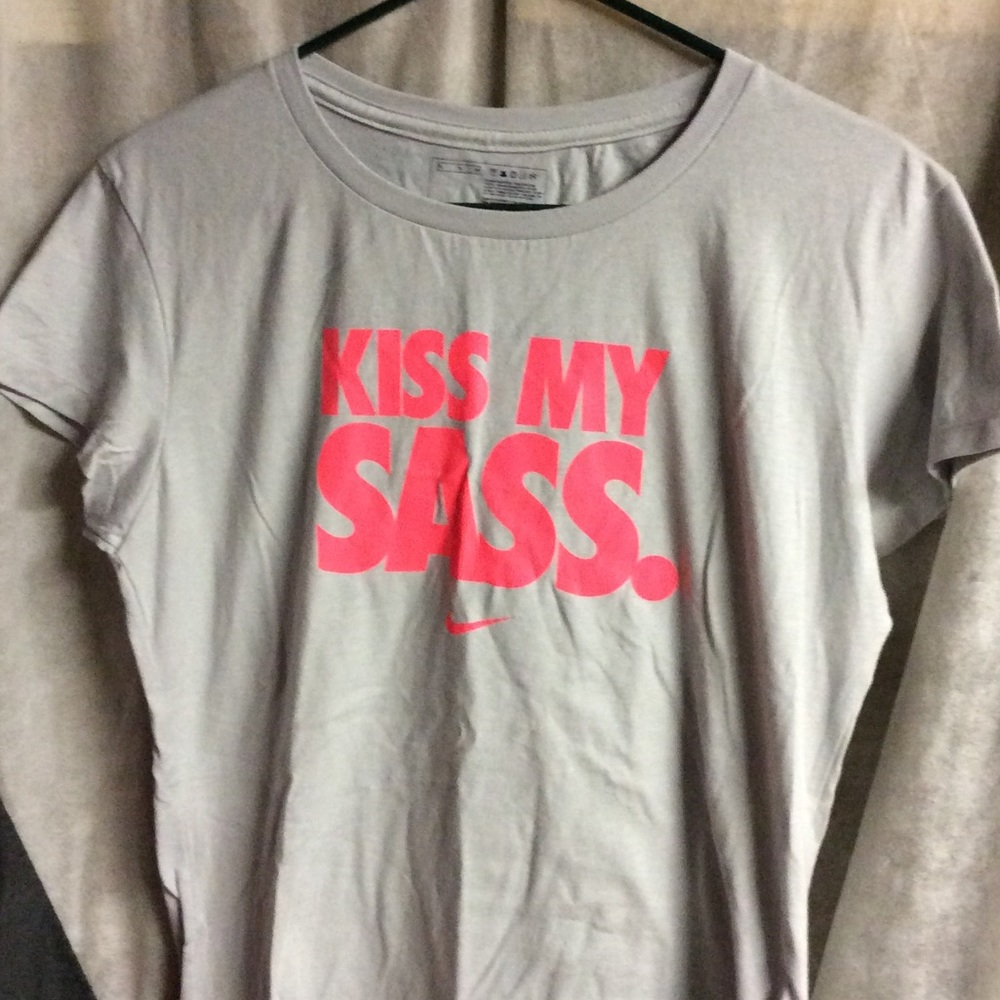 Nike gray T-shirt 👚Kick My Sass