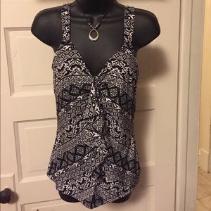 Women's size M top white house black market Women's size M top white house black market