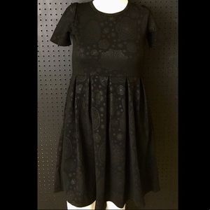 S LuLaRoe Black Medallion Amelia