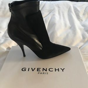 GIVENCHY Black leather/suede Infinity booties.